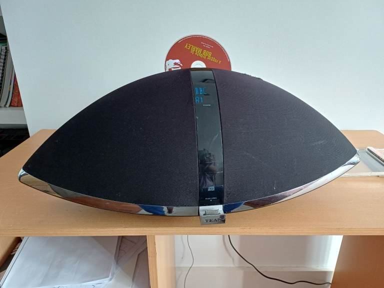 TEAC CD/AUX/RADIO STEREO UNIT