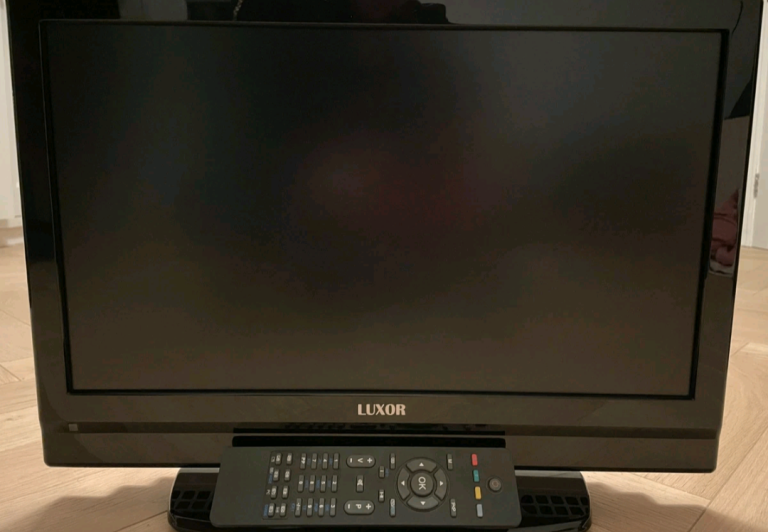 Luxor TV   16 inch perfect for Kitchen 