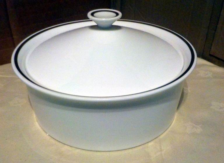 Royal Tuscan Sovereign Covered Vegetable/Serving Dish (#2)