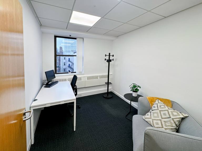 Newcastle - NE1 1EE \ Private Office for Teams of 3