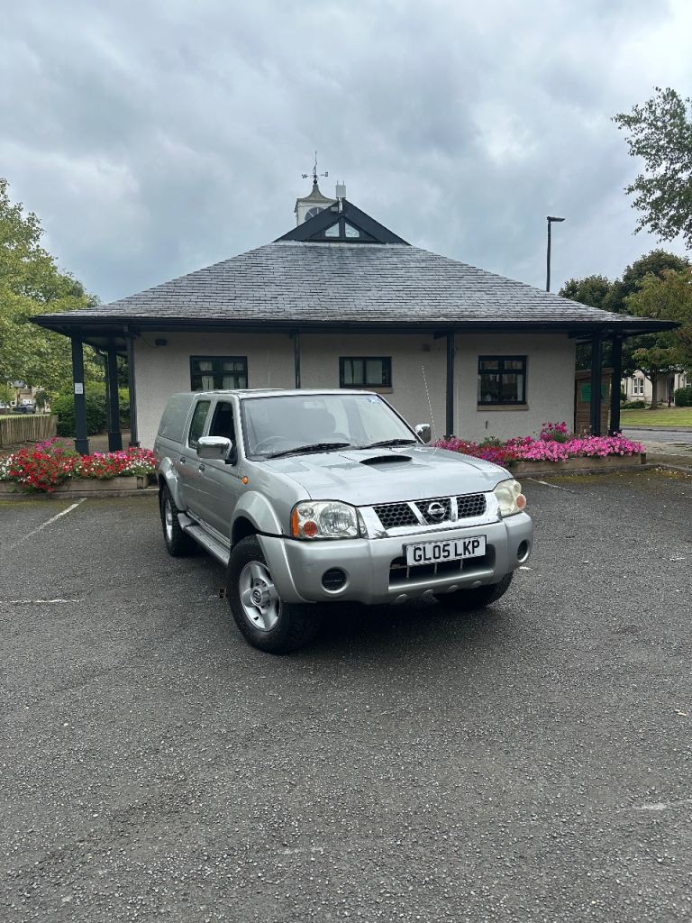 Nissan Navara Crewcab Pickup