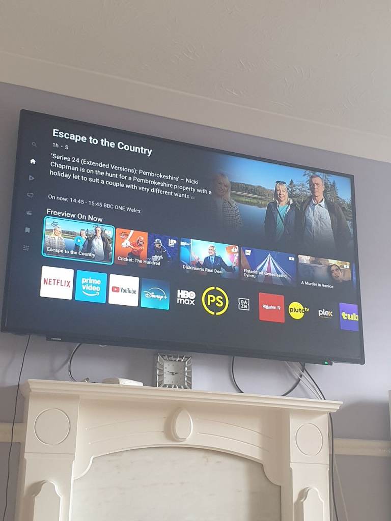 Toshiba 65-inch Smart TV – Great Condition, Black