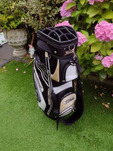 golf bag rain hood titleist ZHICIM Cover with Snap Button, Universal 1680D Nylon Waterproof Material Dustproof Club Protector : Sports & Outdoors the Magnum golf bag rain hood protects your clubs from the elements on your next rainy day round LIGHTWEIGHT 14 WAY TITLEIST WATERPROOF