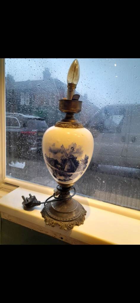 Vintage delft blue cermic table lamp