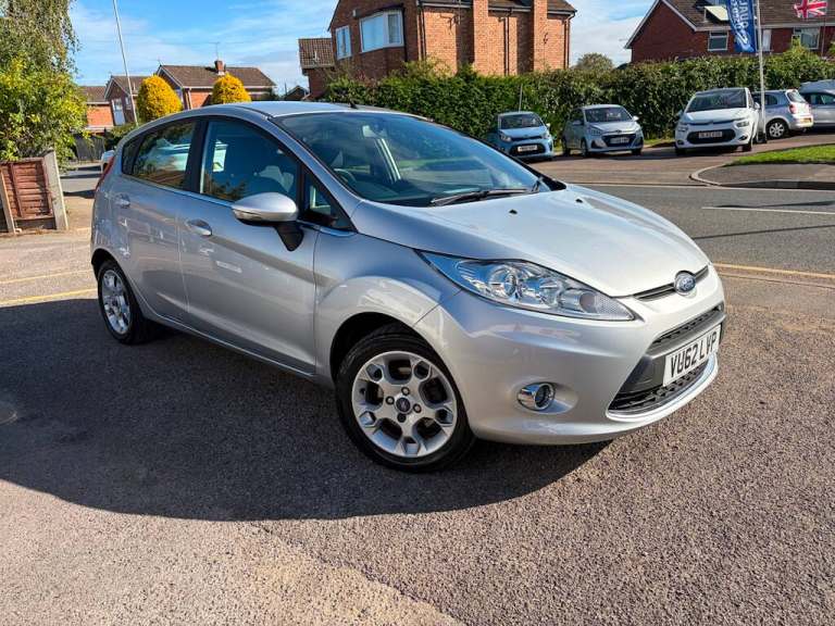 2012 Ford Fiesta 1.25 Zetec 5dr [82] HATCHBACK PETROL Manual