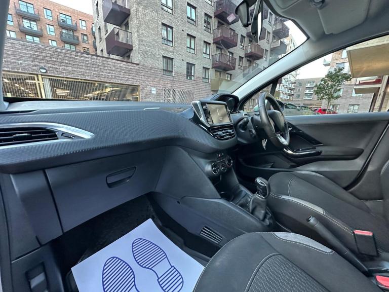 2017 Peugeot 208 1.2 PureTech Active Euro 6 5dr HATCHBACK Petrol Manual