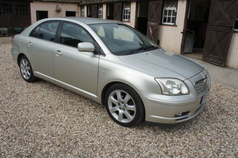 TOYOTA AVENSIS T4 1.8 MOT APRIL 27 SERVICE HISTORY