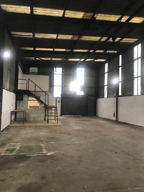 Warehouse - approx. 2850 sq. foot