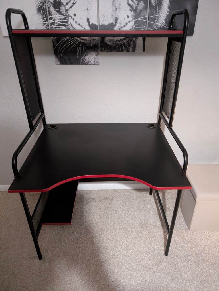 Gaming desk xrocker