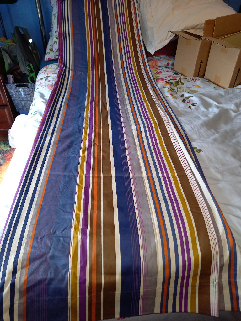 Bedeck curtains