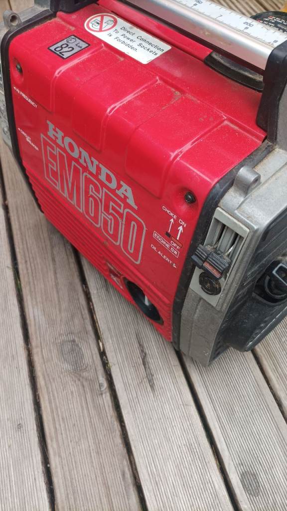 Honda EM650 Portable Generator - Red, Good Condition