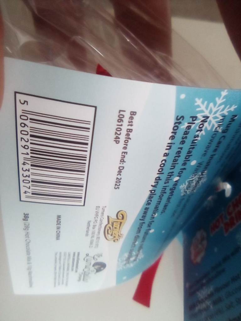 Brand new hot chocolate drink mix mug with vanilla marshmallows. 