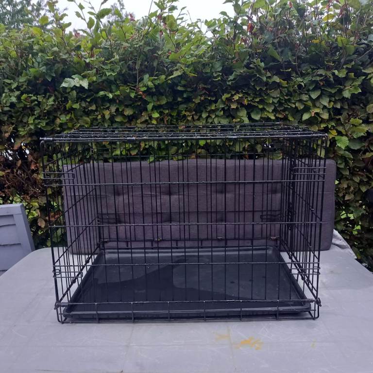 USED DOG CAGE MEDIUM 