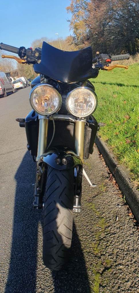 2011 TRIUMPH STREET TRIPLE 675 STUNNING BIKE