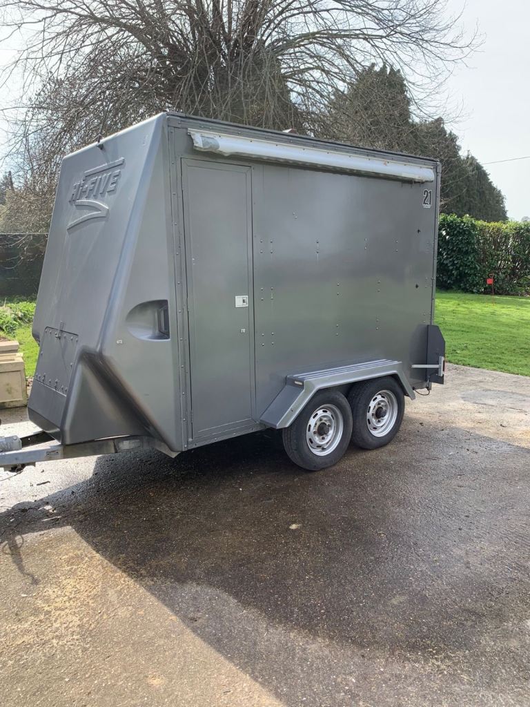 Hi-five twin axle Box trailer 8 x 5 race bike motocross track 2000KG