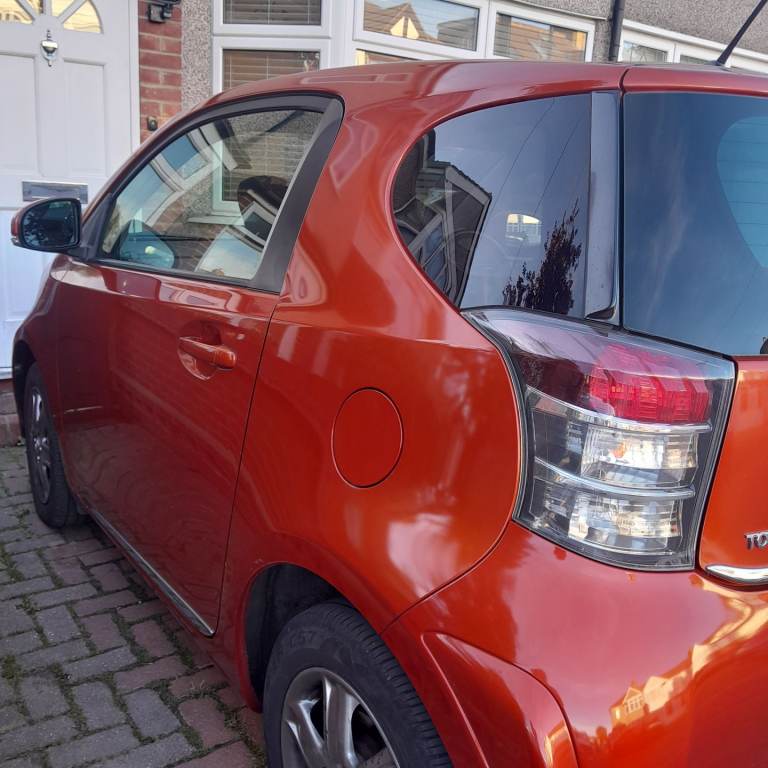 Toyota, IQ, Hatchback, 2011, Manual, 998 (cc), 3 doors