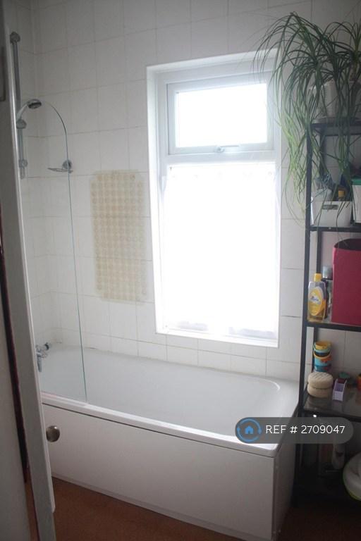 4 bedroom house in Milwain Road, Manchester, M19 (4 bed) (#2709047)