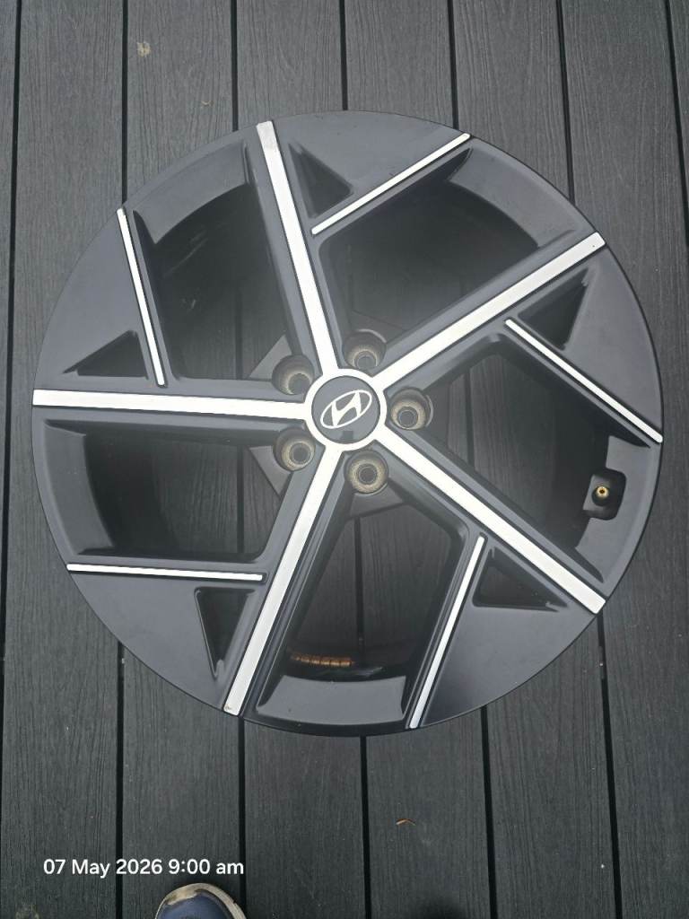 Hyundai ioniq 5 20" wheel from N line s 52910-G1730  touched up minor damage