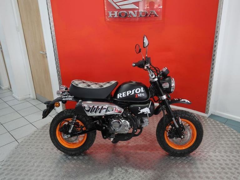 Brand new 2026 Honda Z125MA-S Monkey 125 Repsol Winter Test Edition