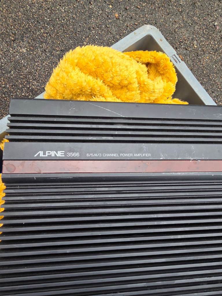 Alpine amplifier 