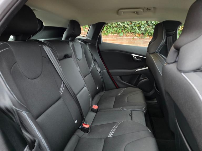 2017 Volvo V40 T2 [122] Momentum 5dr Geartronic HATCHBACK Petrol Automatic