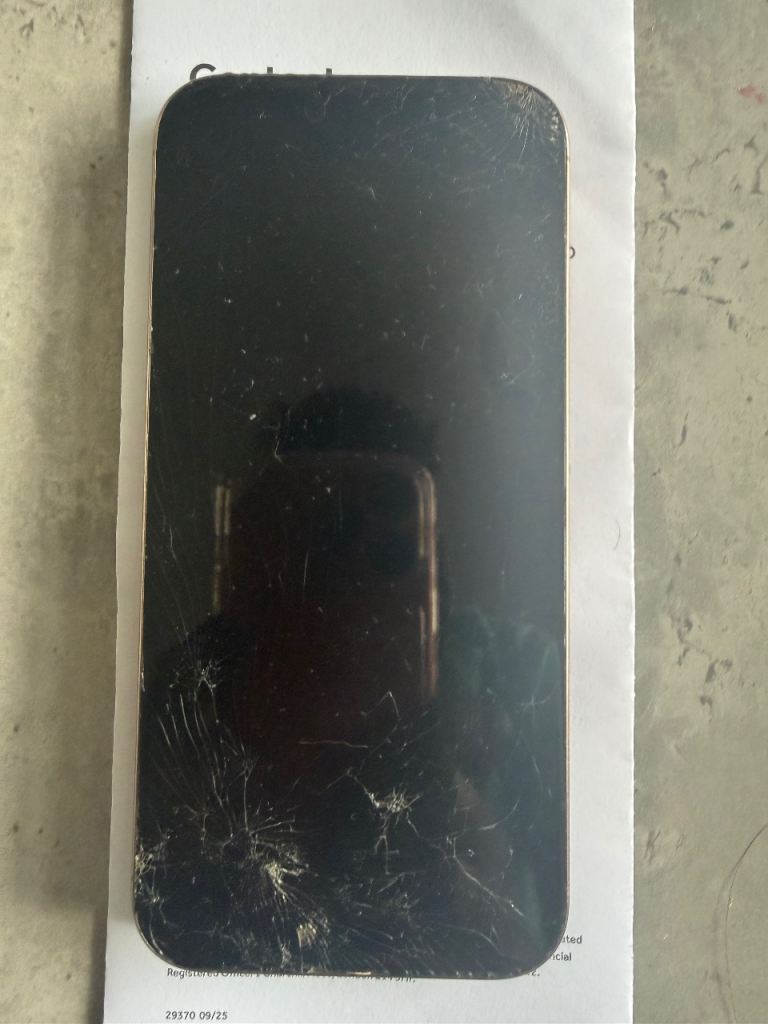 iPhone 16 pro max screen crack damaged cheap!