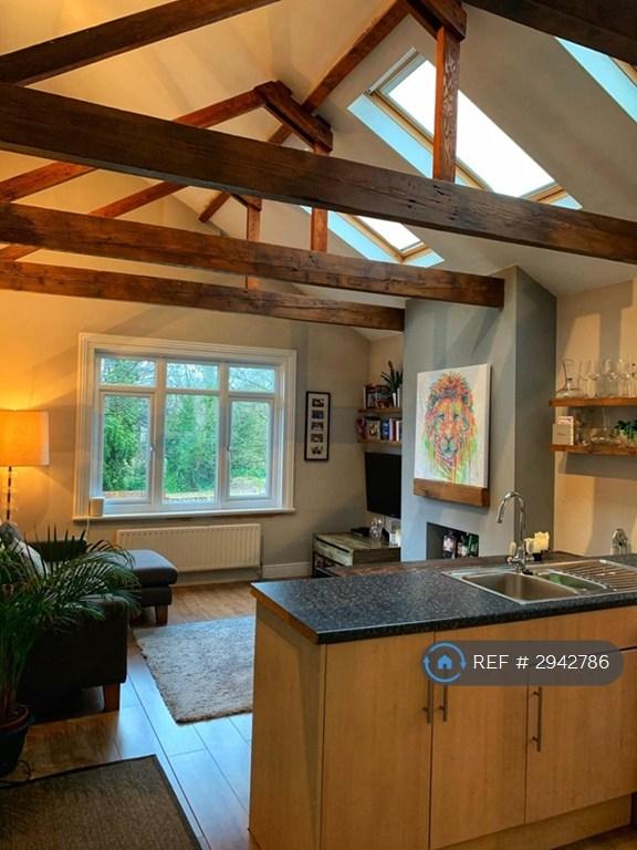 1 bedroom flat in Wavertree Road, London, SW2 (1 bed) (#2942786)