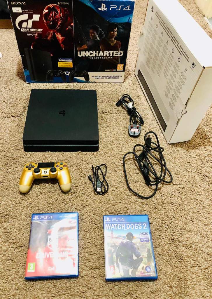 PS4 boxed  PS4 1 tb boxed with 