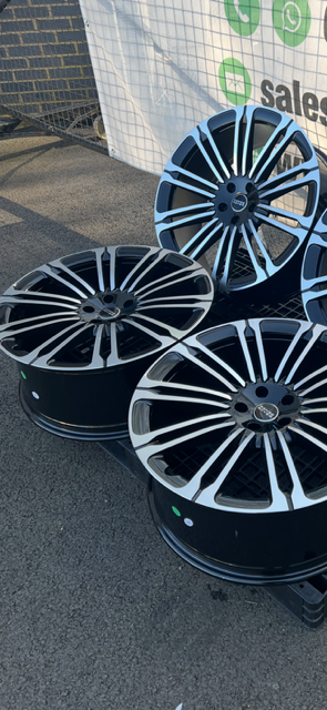 20 inch Gloss Black & Polished Alloy Wheels To Fit Range Rover Evoque / Velar - Brand New Boxed