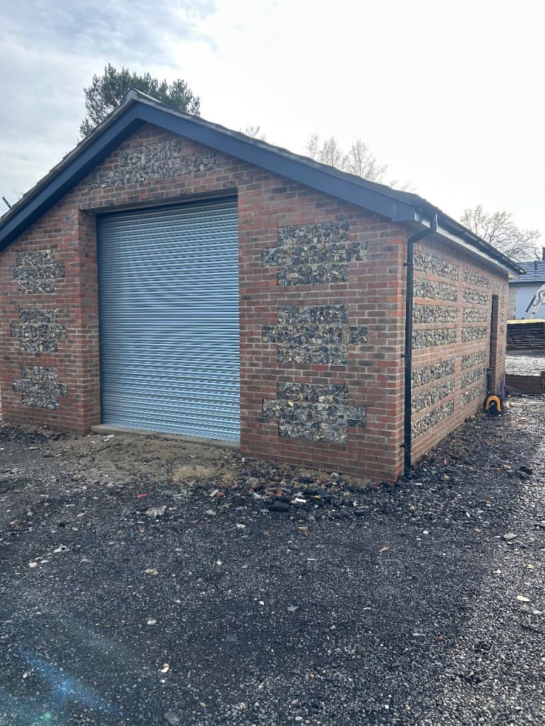 Workshop 500 sq ft / containers/ yard space