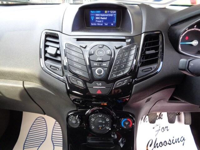 2016 Ford Fiesta 1.25 82 Zetec 5dr LOW Mileage HATCHBACK Petrol Manual