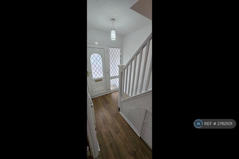 3 bedroom house in Woodside Close, Rainham, RM13 (3 bed) (#2762501)