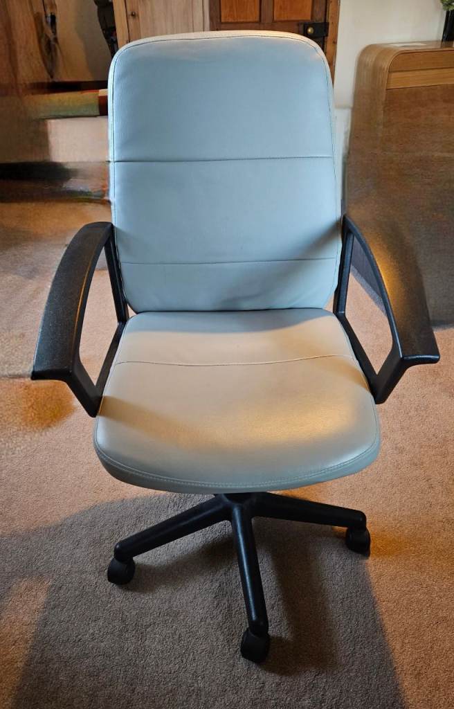 Faux leather office swivel chair with gas lift adjustable height