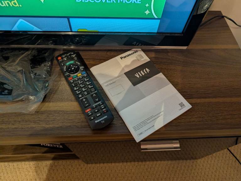 Panasonic Viera TX-L47E5B complete with Amazon fire stick 