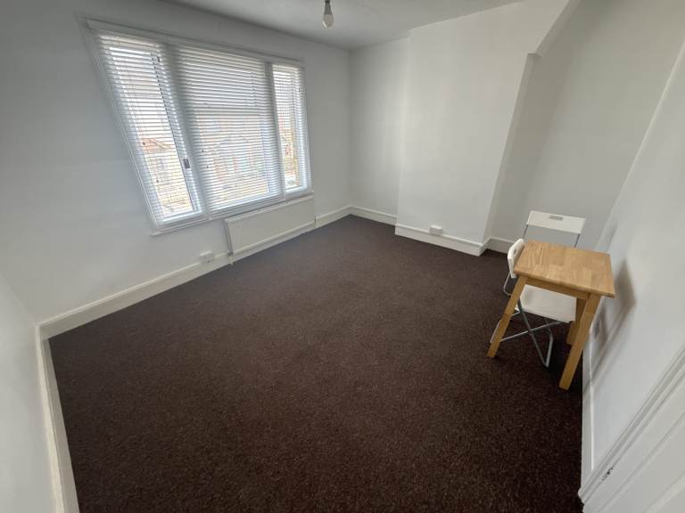 1 bedroom flat in 1 Bedroom Flat – Dysons Road, Edmonton, N18