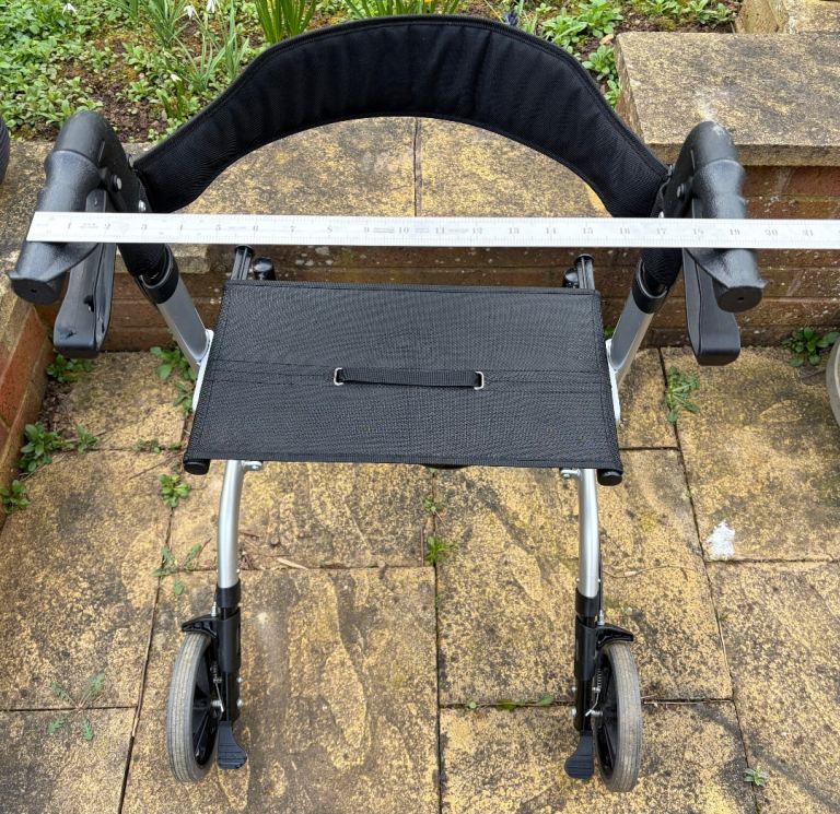 Aidapt Rollator Folding 4 Wheel with wide Seat