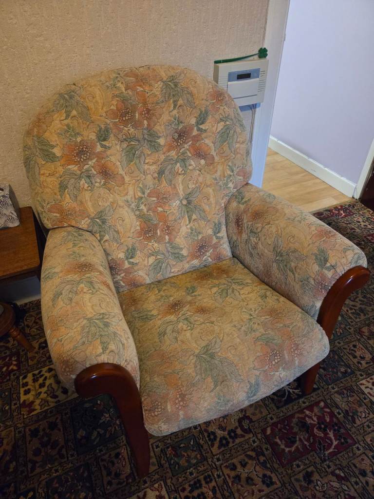 Ercol 2 seater settee and 2 individual chairs