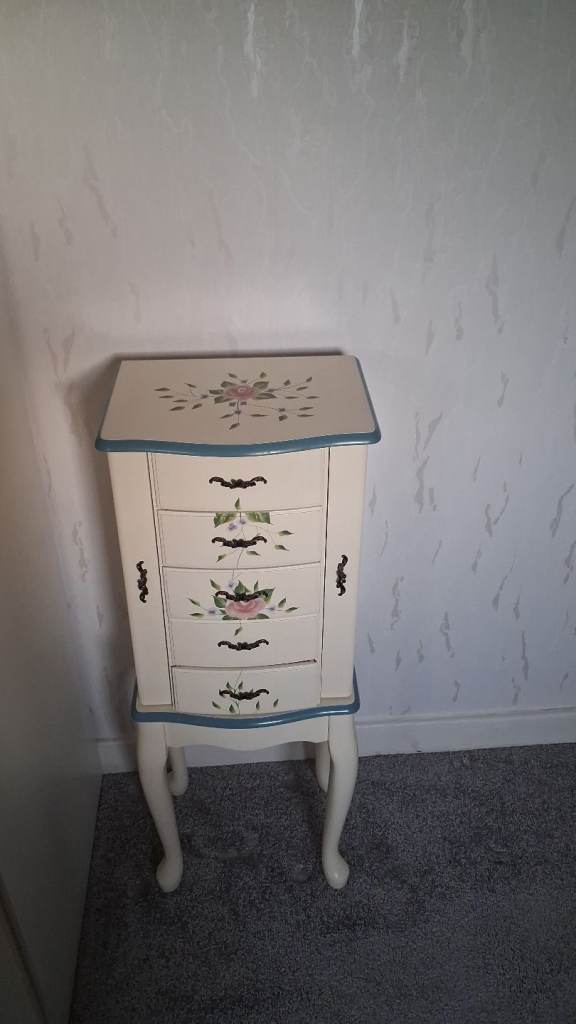 FREESTANDING JEWELLERY CABINET