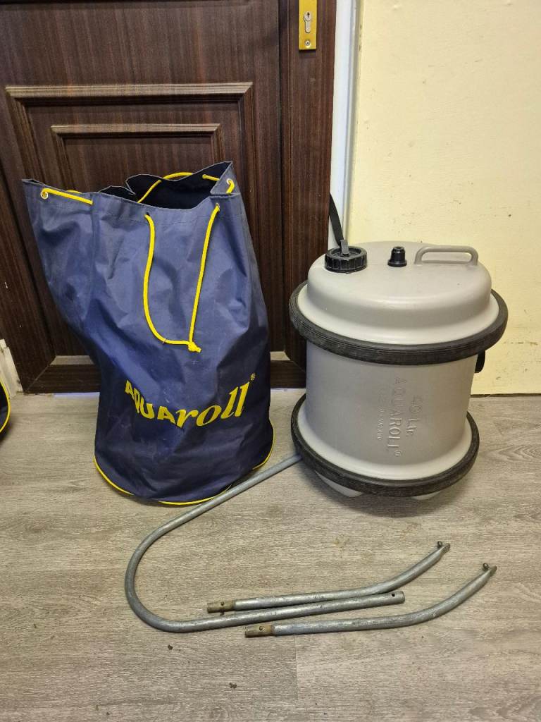 Aquaroll 40ltr caravan water handle and bag