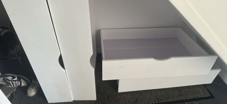 White Wooden Storage Unit with Drawers – Good Condition