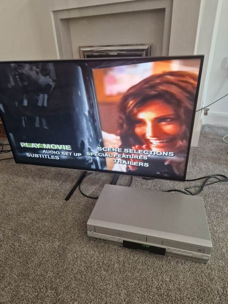 Toshiba SD-37VBSB DVD Video Player / VHS Recorder Combo