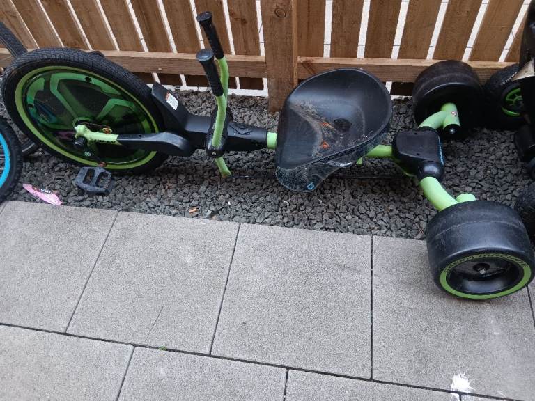 Kids Green and Black Drift Trike – Good Condition