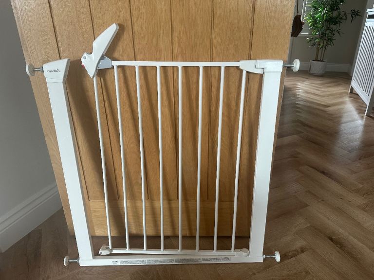 image for Munchkin Stair Gate - white