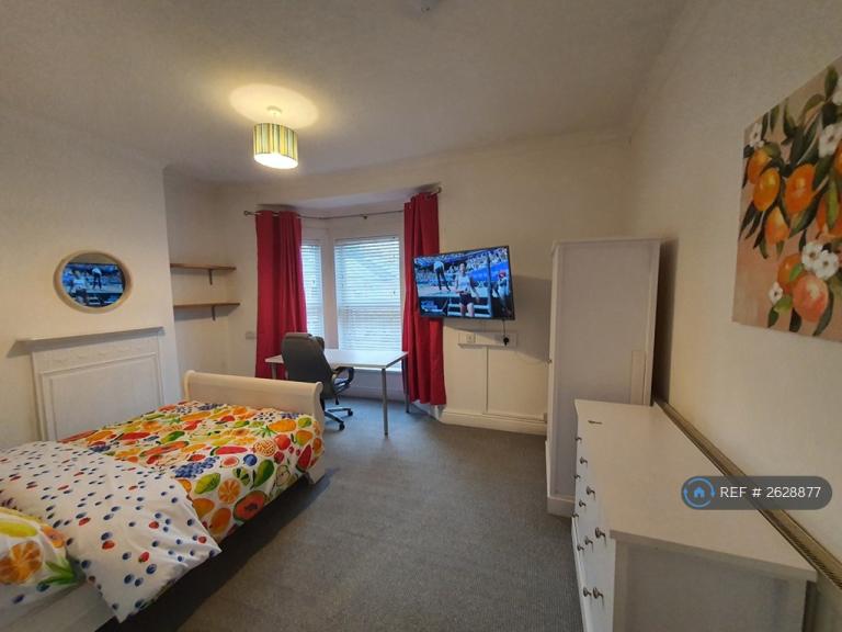 1 bedroom in Falmouth St, Hull, HU5 (#2628877)
