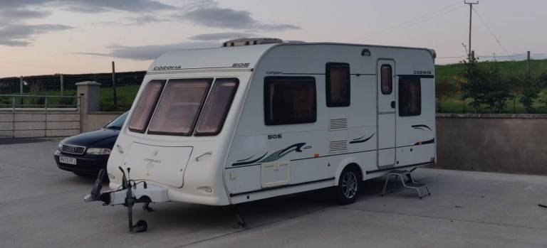 2004 compass Corona caravan 