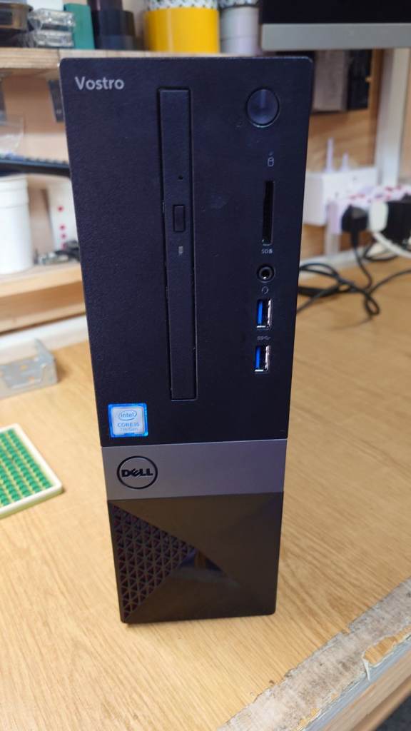 PC DELL Vostro 3268 D’occasion – Intel Core I3 7e Génération, 4 Go RAM, 1 To HDD, Windows 10 Pro