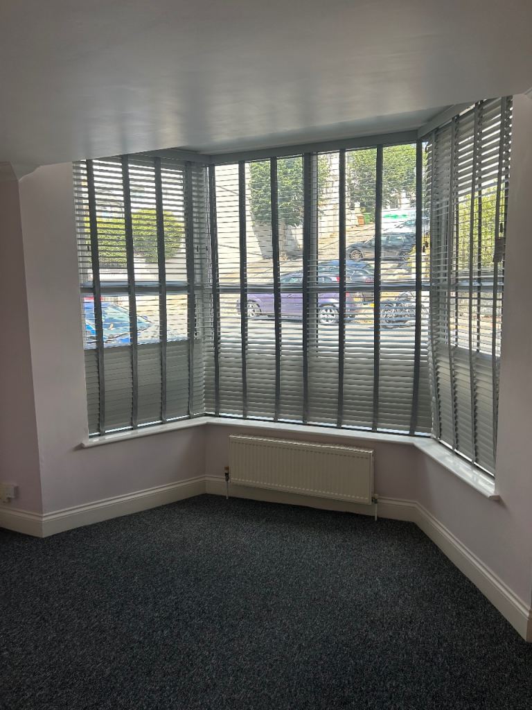 1 Bed Unfurnished Flat to Let - PL4