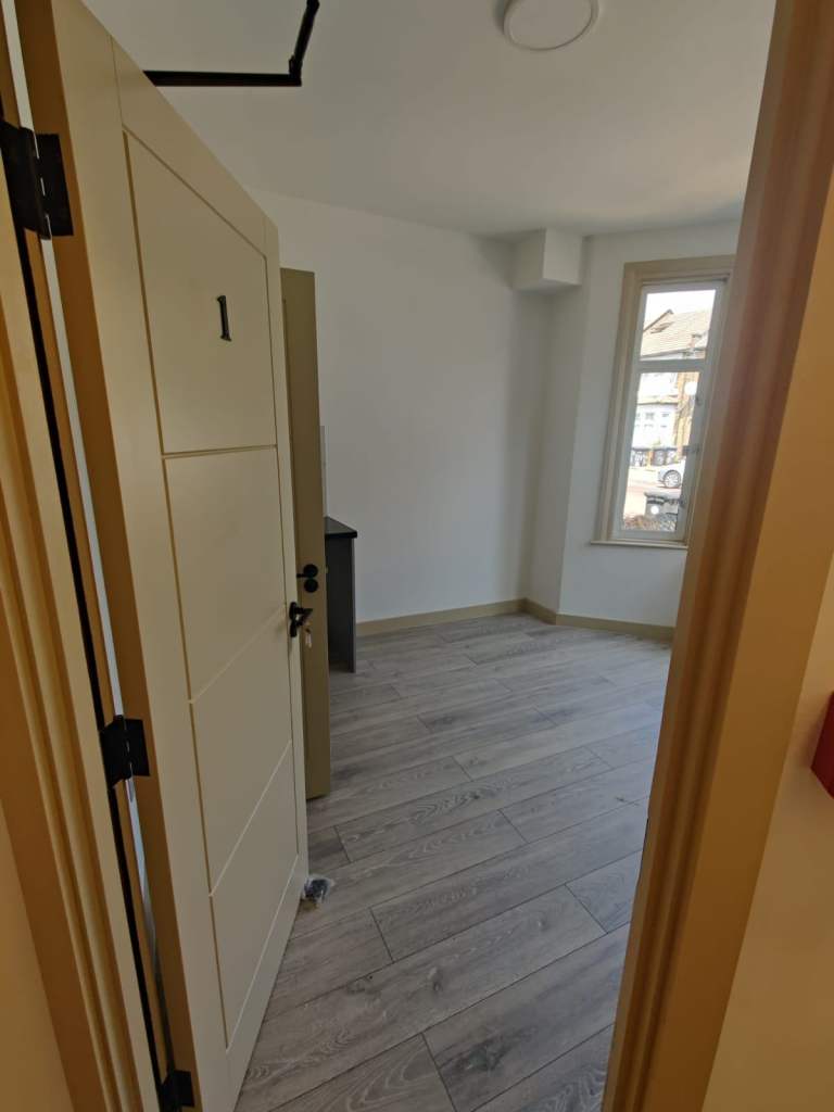 Ensuite Studios available in Enfield