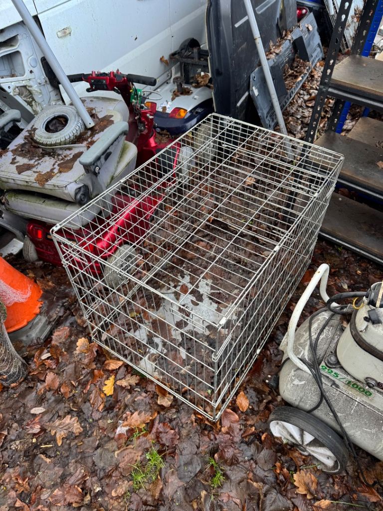 image for Large dog crate pet animal carrier