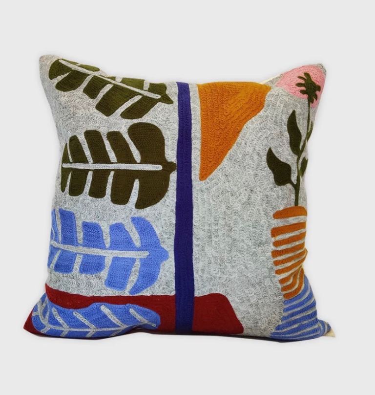 Gorgeous Leaf Aari cushion House of Royâ
